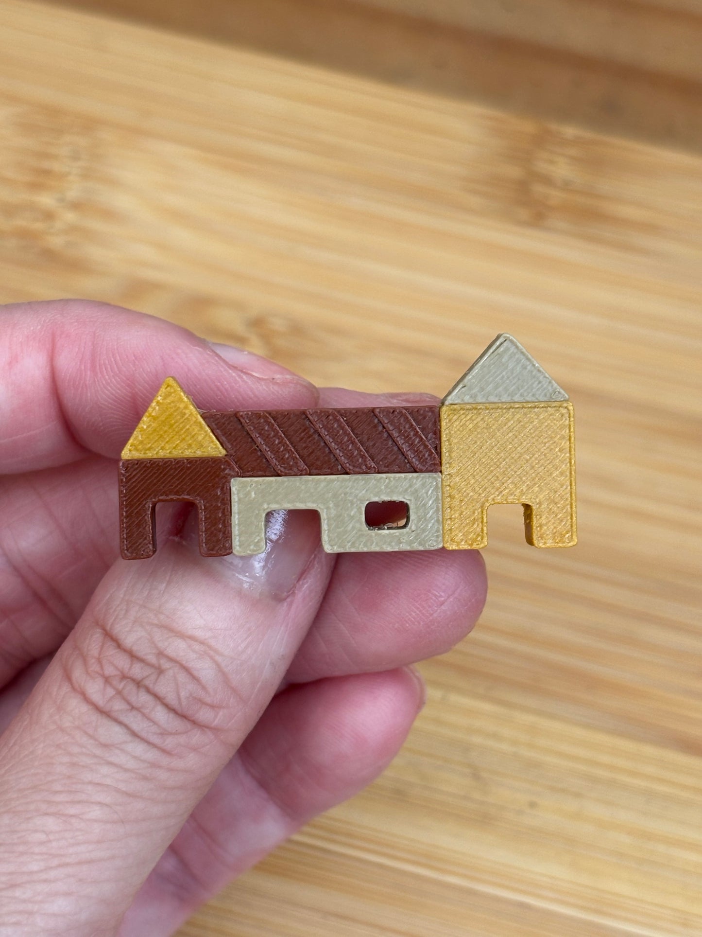 Broche Casetta